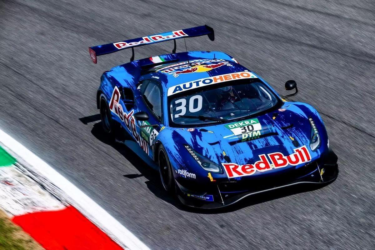 开云体育app-红牛车队鏖战红牛二队，维斯塔潘高光表现