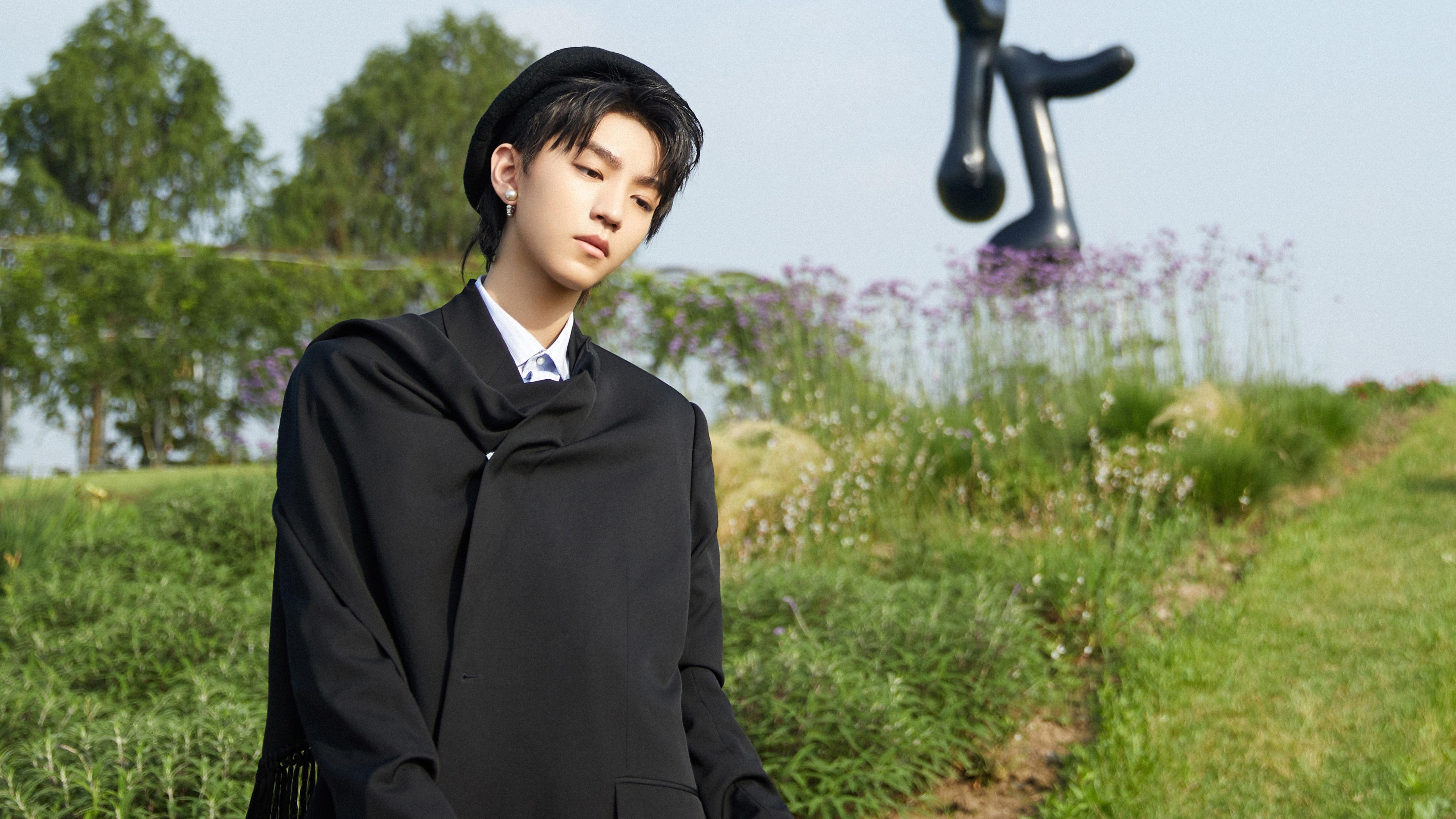 开云体育官网-橙衣上的一抹绿意，阿劳霍如何用唯一性定义国家德比