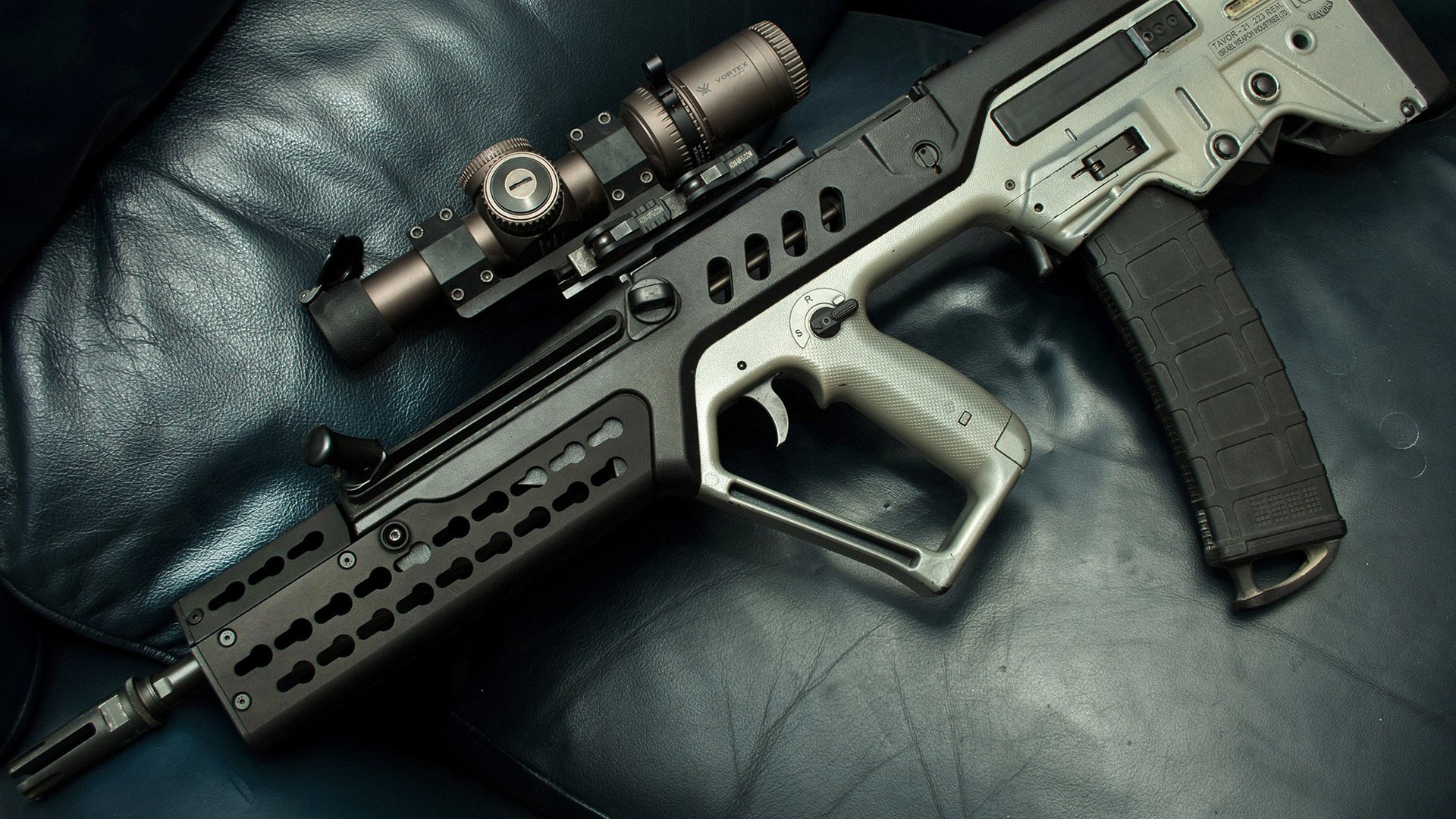 平行宇宙的一夜，姆巴佩在诺坎普接管，塞维利亚在智利苦战求生