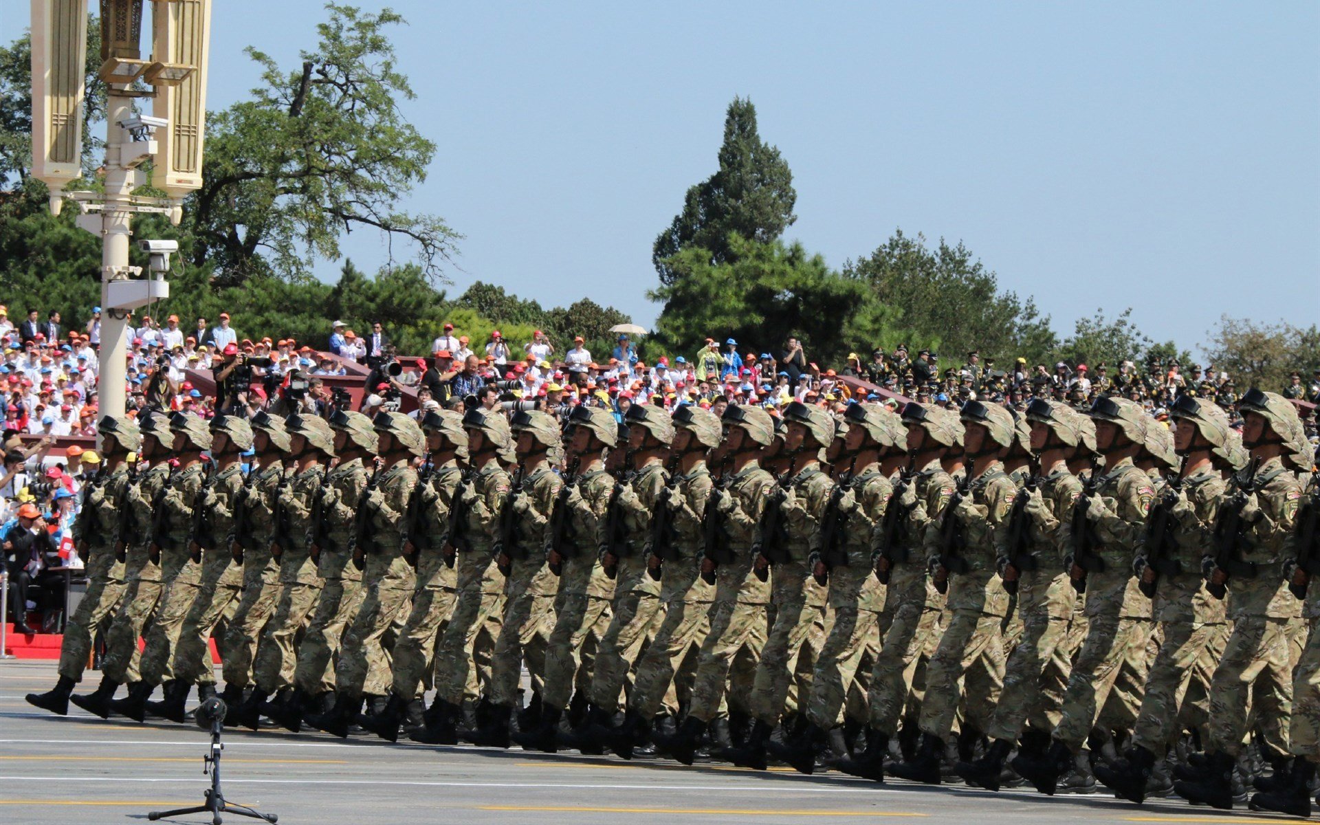 开云体育app-寂静的安菲尔德，当楚阿梅尼的爆发掀翻了一座城市的共振频率