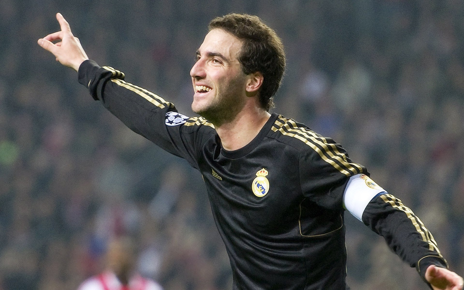 开云体育中国-征服的精确度，当巴黎的刀锋粉碎冰岛迷雾，布鲁诺在巴林赛道写下新的统治逻辑